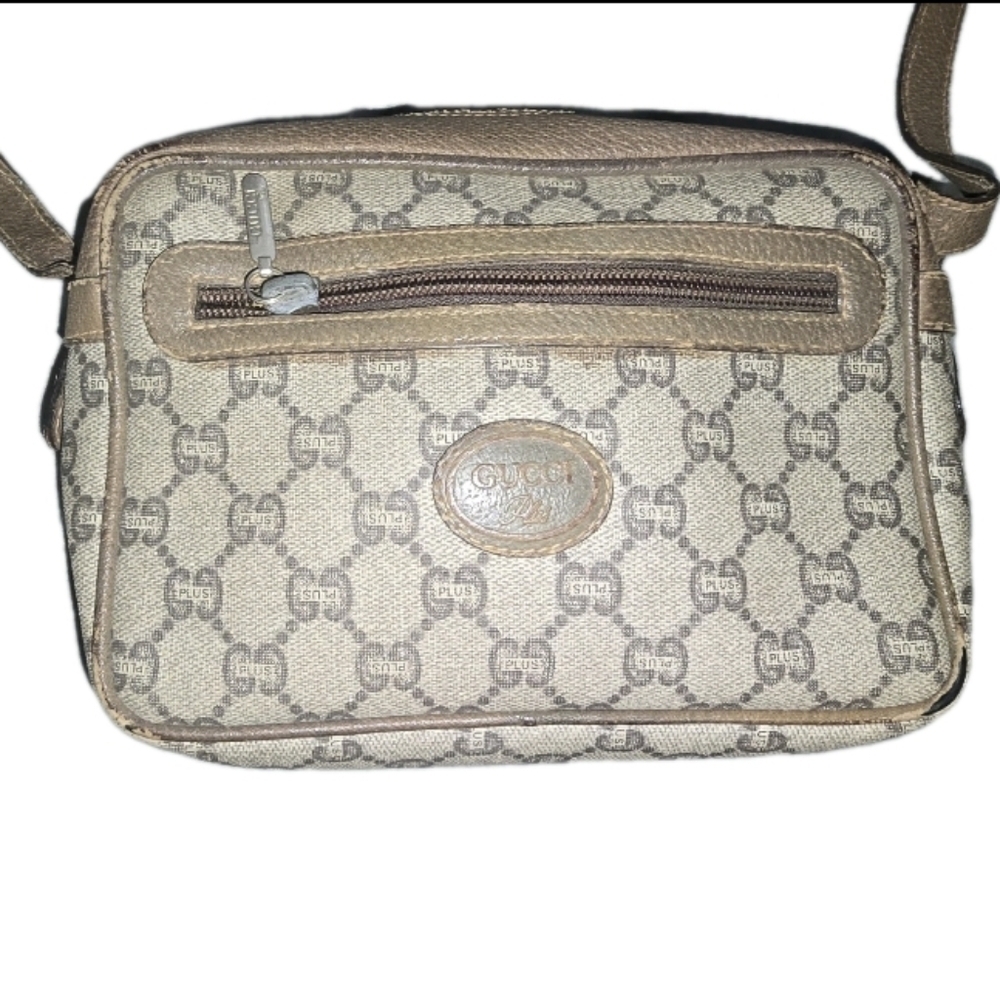 Vintage Gucci Plus Tan GG Crossbody Bag With Clean Interior - Picture 2 of 11